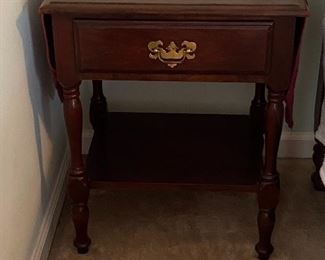 Pair of nightstands 