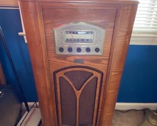 Thomas reproduction standing radio