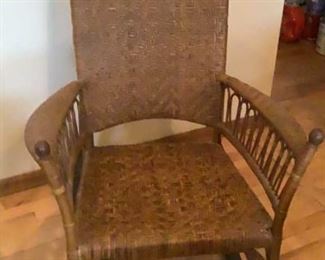 ANTIQUE ROCKING CHAIR
