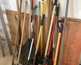 LAWN AND GARDEN TOOLS