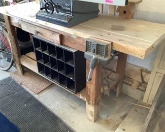 WORK BENCH WITH VISE