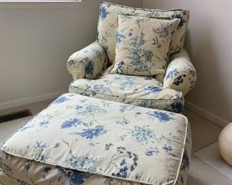 Comfy chair with ottoman