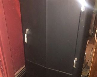 Antique Refrigeratro