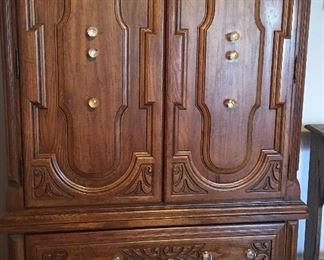 Beautiful Summer Cabinet Co. Wardrobe with Crystal Knobs 
    (2) Large Doors with Pull Out         
           Drawers Inside
(2) Large Drawers under Doors Also