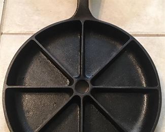  Vintage Cast Iron Cornbread Skillet
Made in the USA 
No 8 