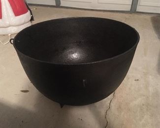 Vintage Cast Iron Cracklin Pot 
Diameter  25”
