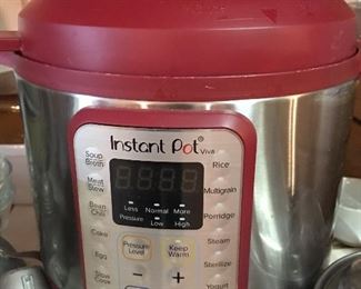 Brand New Instant Pot by Viva 
    Never Used!!!