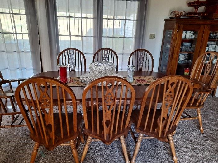 Dinning Table w/8 Windsor Chairs 