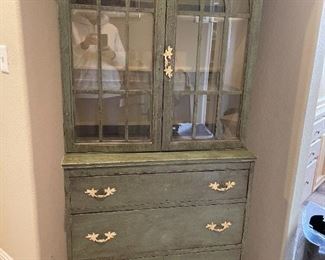 Cute cabinet with hutch
