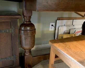 275. William and Mary style refractory dining table with chairs