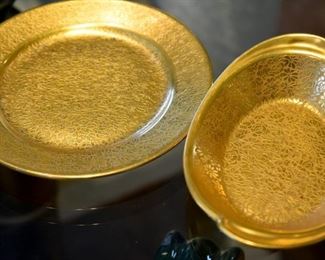 469. mini gold-colored decorative dishes
