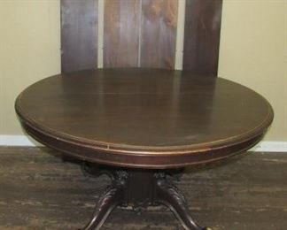 54" Dining Table w/4 Leaves