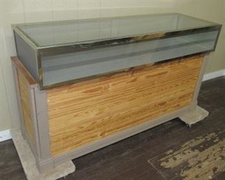 5' Long Lighted Showcase