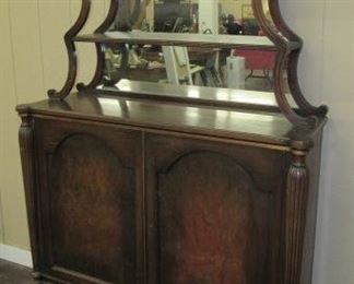 Fantastic Server w/Claw Feet