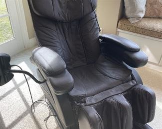 Dr. Fuji massage chair 
