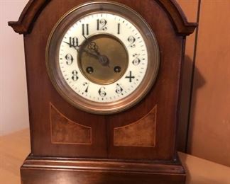 Mantle Clock 