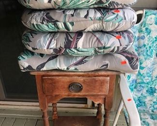 outdoor seat cushions 