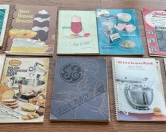 HALF OFF! $5.00 NOW, WAS $10.00.....................Cookbooks (S082)