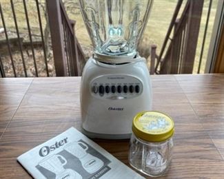CLEARANCE ! $5.00 NOW, WAS $20.00...........................Oster Glass Blender (S050)