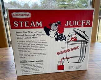 REDUCED! $30.00 NOW, WAS $40.00..................Steam Juicer (S047)