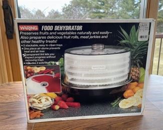 HALF OFF! $22.50 NOW, WAS $45.00.................Waring Food Dehydrator (S046)