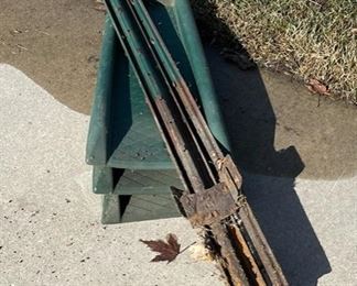CLEARANCE ! $2.00 NOW, WAS $8.00...............Posts and Down Spout Catchers (S016)