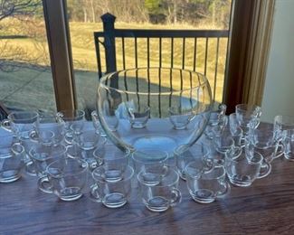 CLEARANCE ! $6.00 NOW, WAS $20.00.....................Punch Bowl and 30 cups (S194)