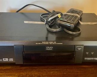 CLEARANCE ! $5.00 NOW, WAS $20.00...................Sony DVD Player (S174)