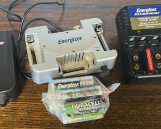 CLEARANCE ! $2.00 NOW, WAS $8.00..................Energizer Battery Chargers (S169)