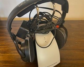 HALF OFF! $20.00 NOW, WAS $40.00..........................Sennheiser Headphones (S166)
