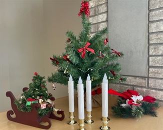 CLEARANCE ! $2.00 NOW, WAS $6.00.................Christmas Decor (S145)