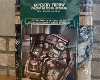 HALF OFF! $4.00 NOW, WAS $8.00..................Tapestry Throw Blanket Holiday (S147)