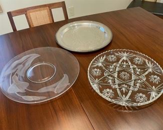 CLEARANCE ! $2.00 NOW, WAS $8.00................Platters (S136)