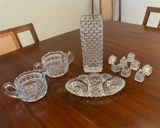 HALF OFF! $6.00 NOW, WAS $12.00...................Glassware, Vase 8 1/4" tall (S131)