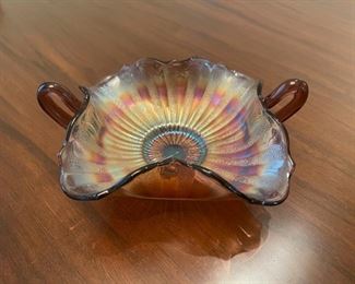 CLEARANCE ! $7.00 NOW, WAS $30.00.....................Carnival Glass Bowl, 7" diameter (S129)