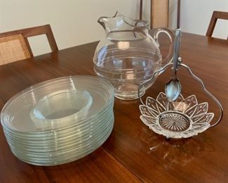 CLEARANCE ! $2.00 NOW, WAS $10.00.......................12 8" plates and glassware (S124)