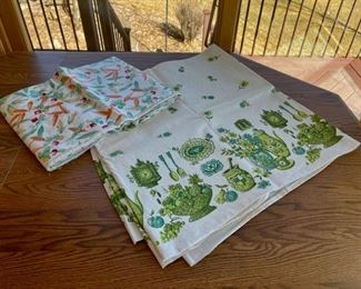 HALF OFF! $4.00 NOW, WAS $8.00....................Vintage Vinyl Tablecloths (S107)