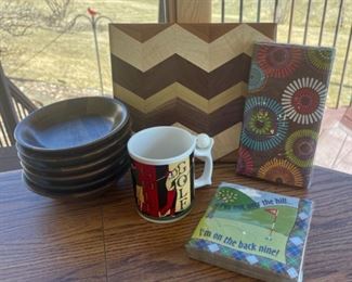 REDUCED! $9.00 NOW, WAS $12.00................Cutting Board, Napkins and more (S101)