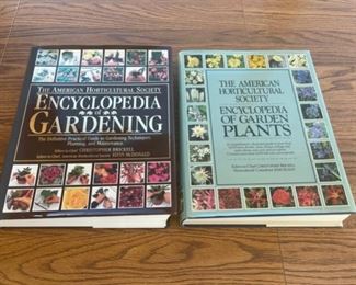 REDUCED! $9.00 NOW, WAS $12.00....................The American Horticultural Society Gardening Books (S095)
