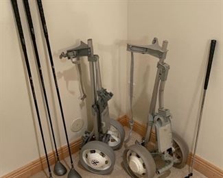CLEARANCE ! $10.00 NOW, WAS $40.00...................Golf Clubs and 2 Golf Caddy’s (S282)