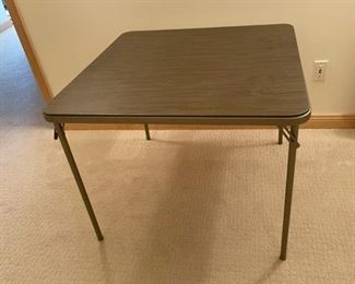 REDUCED! $11.25 NOW, WAS $15.00...............Card Table (S278)