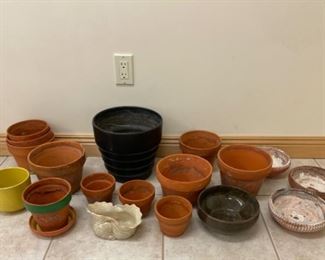 $14.00.................Terracotta Pots (S240)