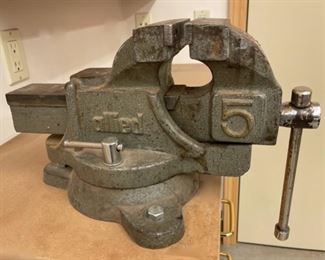 $75.00...............Allied #5 Vise (S410)