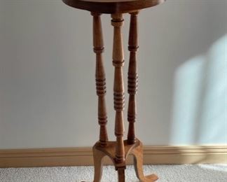 $16.00................Plant Stand 31" tall (S411)