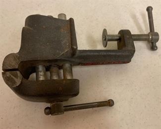 $10.00................Small Craftsman Vise (S404)