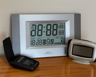 REDUCED! $7.50 NOW, WAS $10.00.................Clocks (S316)