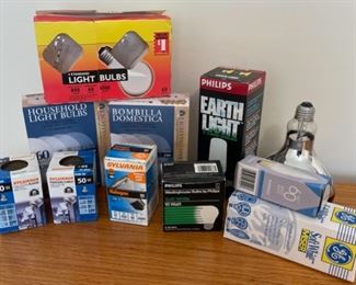 CLEARANCE ! $2.00 NOW, WAS $8.00...................Lightbulbs (S327)