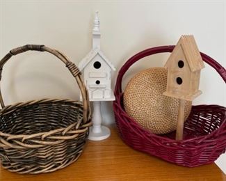 CLEARANCE ! $2.00 NOW, WAS $6.00..............Baskets and Decor (S311)