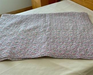 CLEARANCE! $5.00 NOW, WAS $20.00................Hand Quilted Twin Size Bedspread (S297)