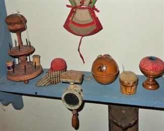 Nice collection of antique sewing accessories 